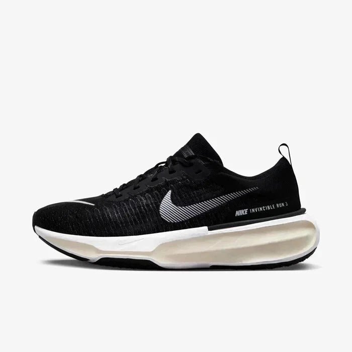 Tênis de Corrida Preto Nike Invincible Run 3 Black White Parte Lateral Esquerda