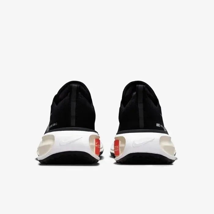 Tênis de Corrida Preto Nike Invincible Run 3 Black White Parte Traseira