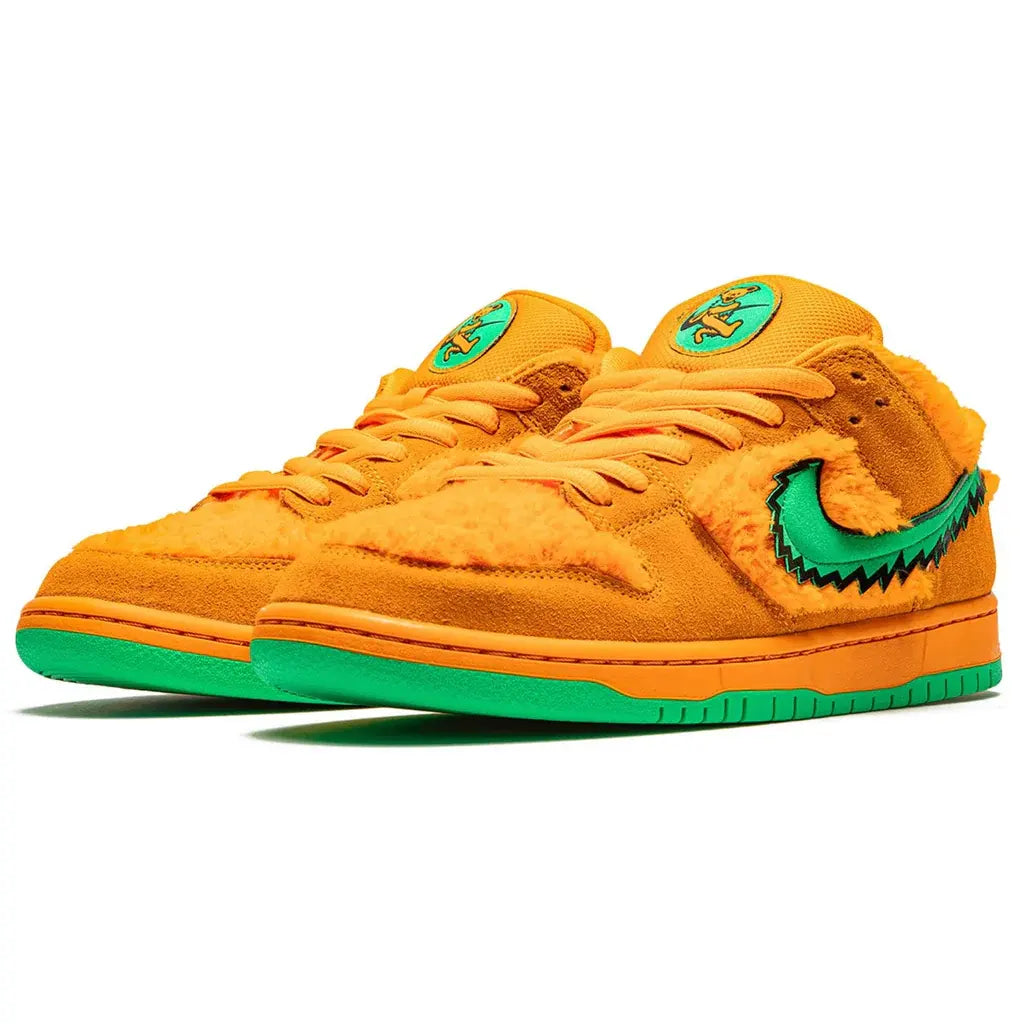 Tênis Laranja Nike Dunk Low Grateful Dead Par de Frente