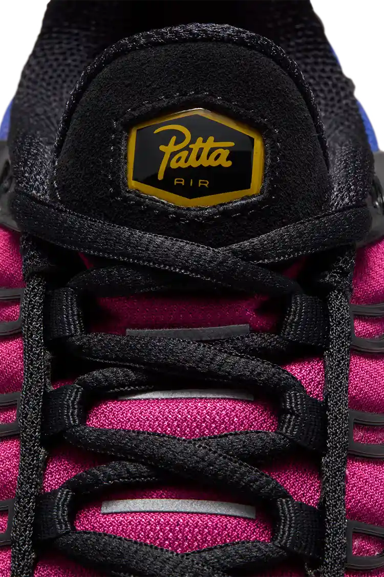 Nike Air Max TN Plus FC Barcelona Parte Frontal Destacando a Logo Patta