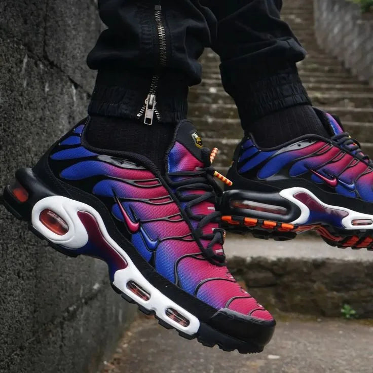 Nike Air Max TN Plus FC Barcelona Visto no Pe pelo Lado