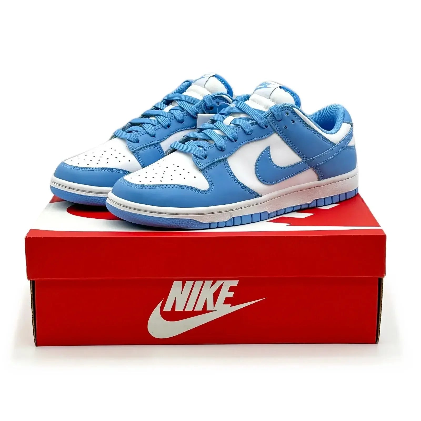 Tenis Nike Azul Dunk Low UNC  Em Cima Da Caixa