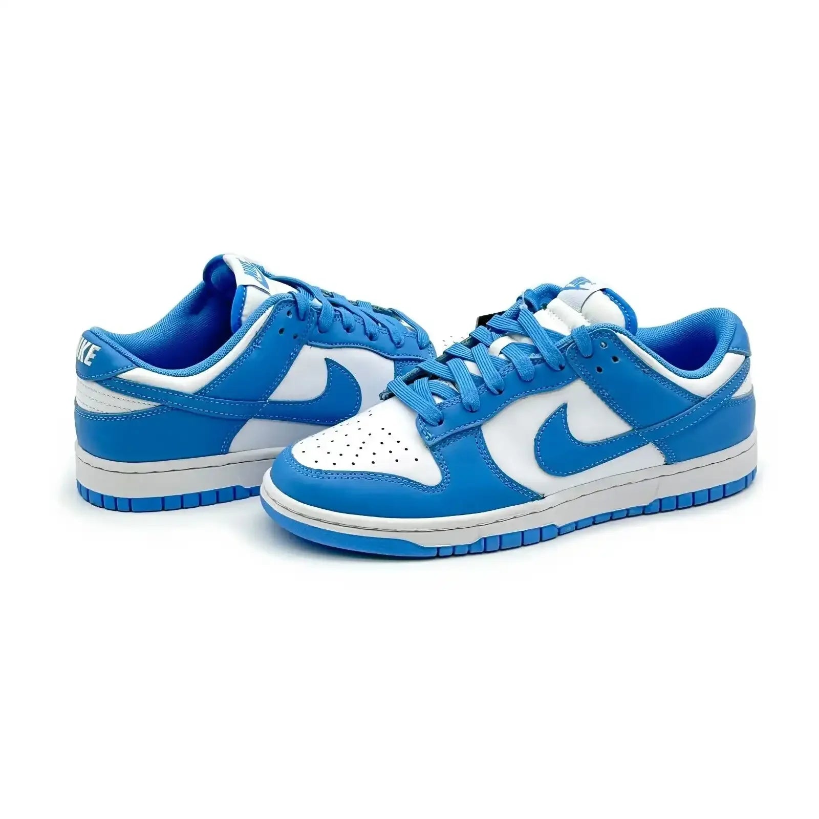 Tenis Nike Azul Dunk Low UNC Par Lateral