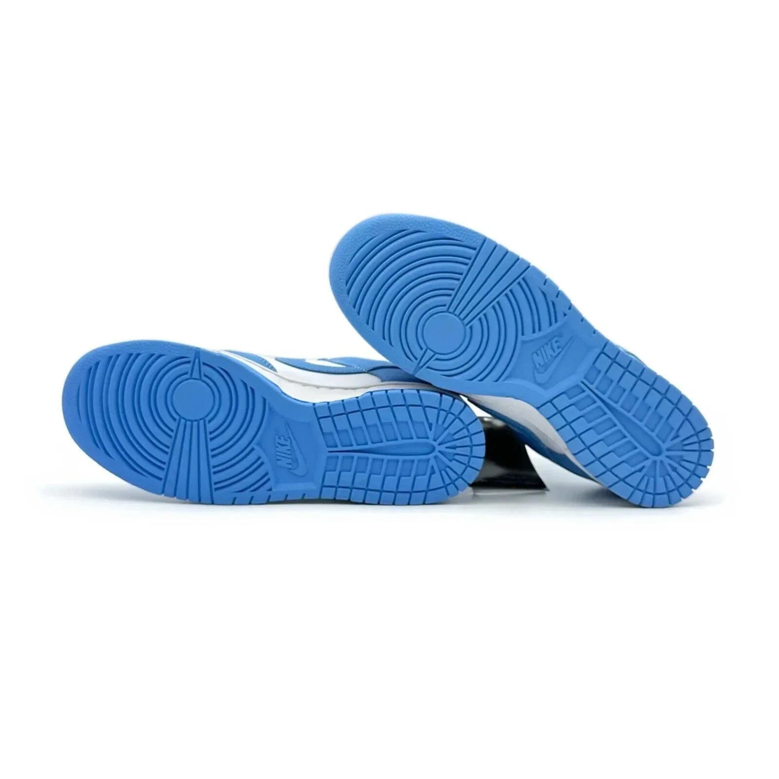 Tenis Nike Azul Dunk Low UNC Vista do Solado