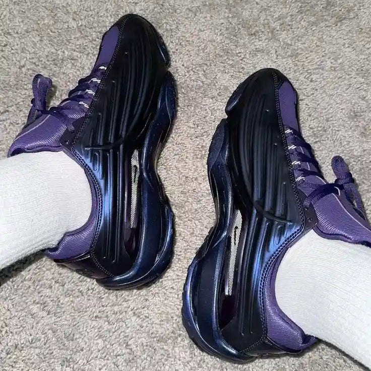Nike x Nocta Hot Step 2 Eggplant Visto no Pe com Meia Branca