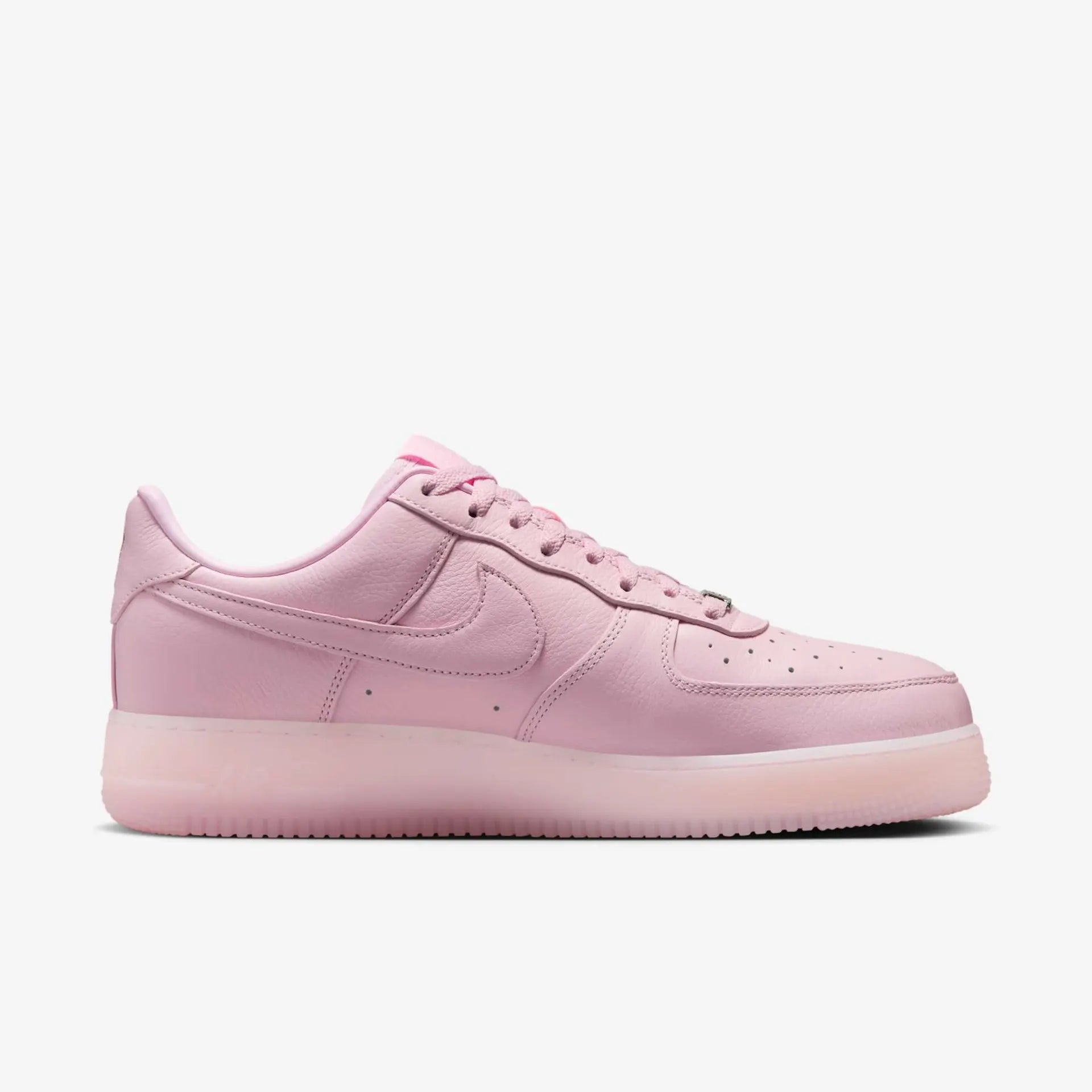 Tênis Nike Rosa Air Force 1 Low Drake Nocta Pink Foam Parte Lateral Direita