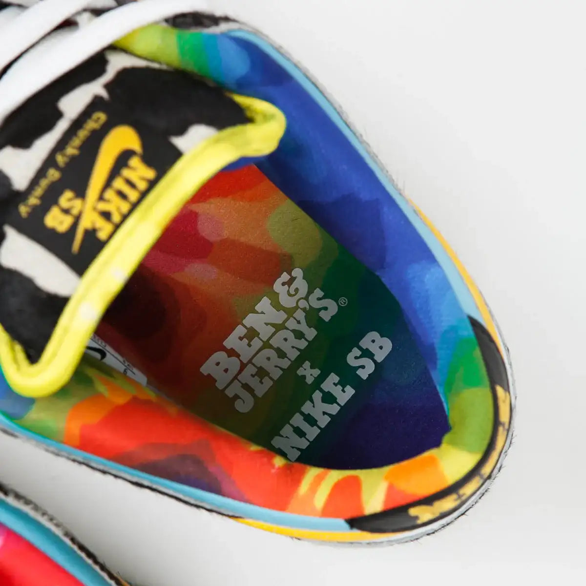 Tenis Nike Dunk Low Ben e Jerrys Chunky Dunky Palmilha Visto Por Cima