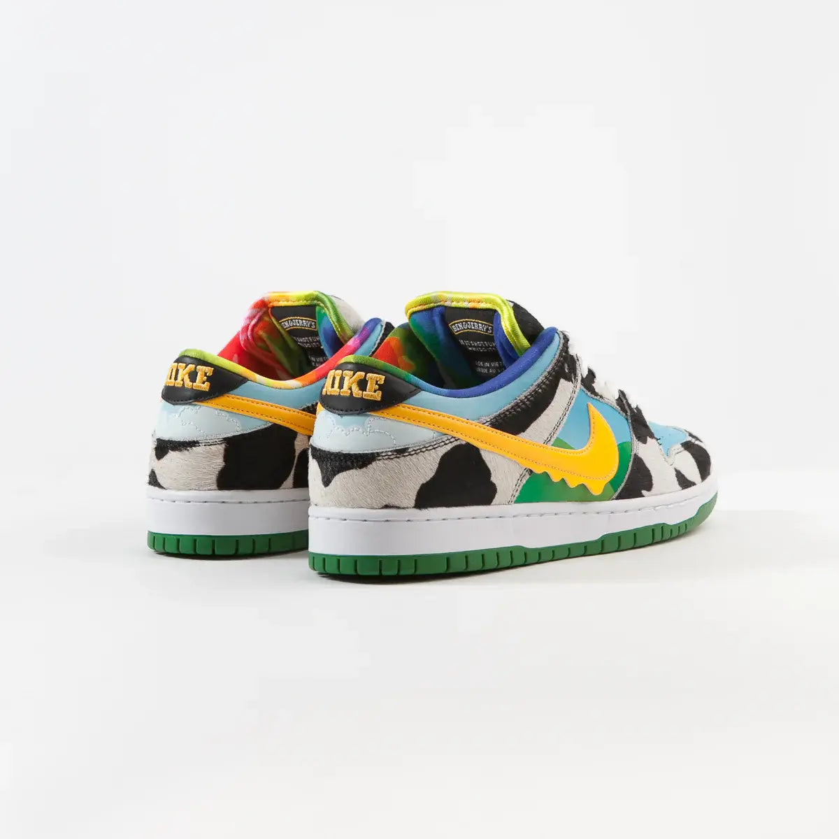 Tenis Nike Dunk Low Ben e Jerrys Chunky Dunky Visto Pela Parte Traseira