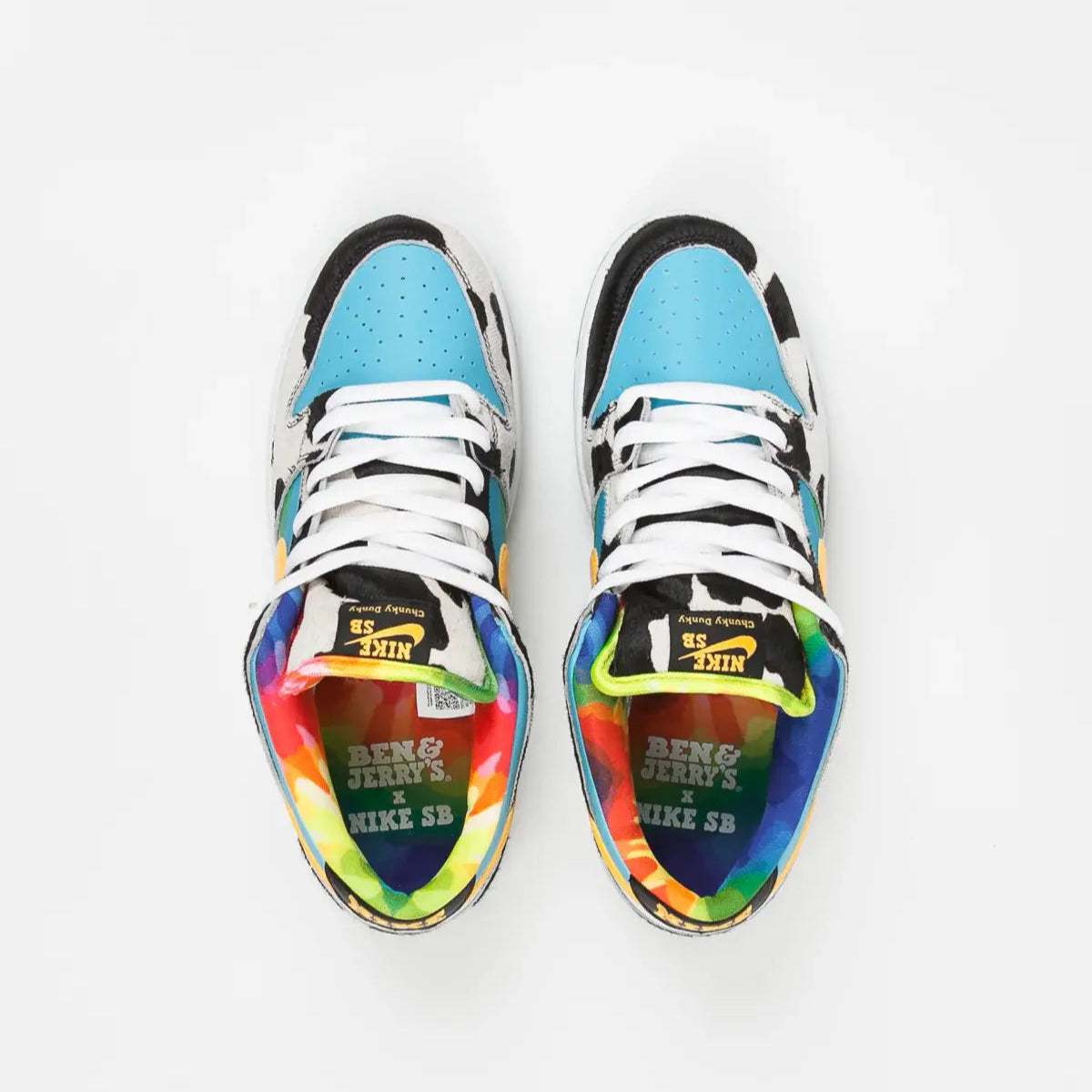 Tenis Nike Dunk Low Ben e Jerrys Chunky Dunky Par Visto por Cima em Detalhes