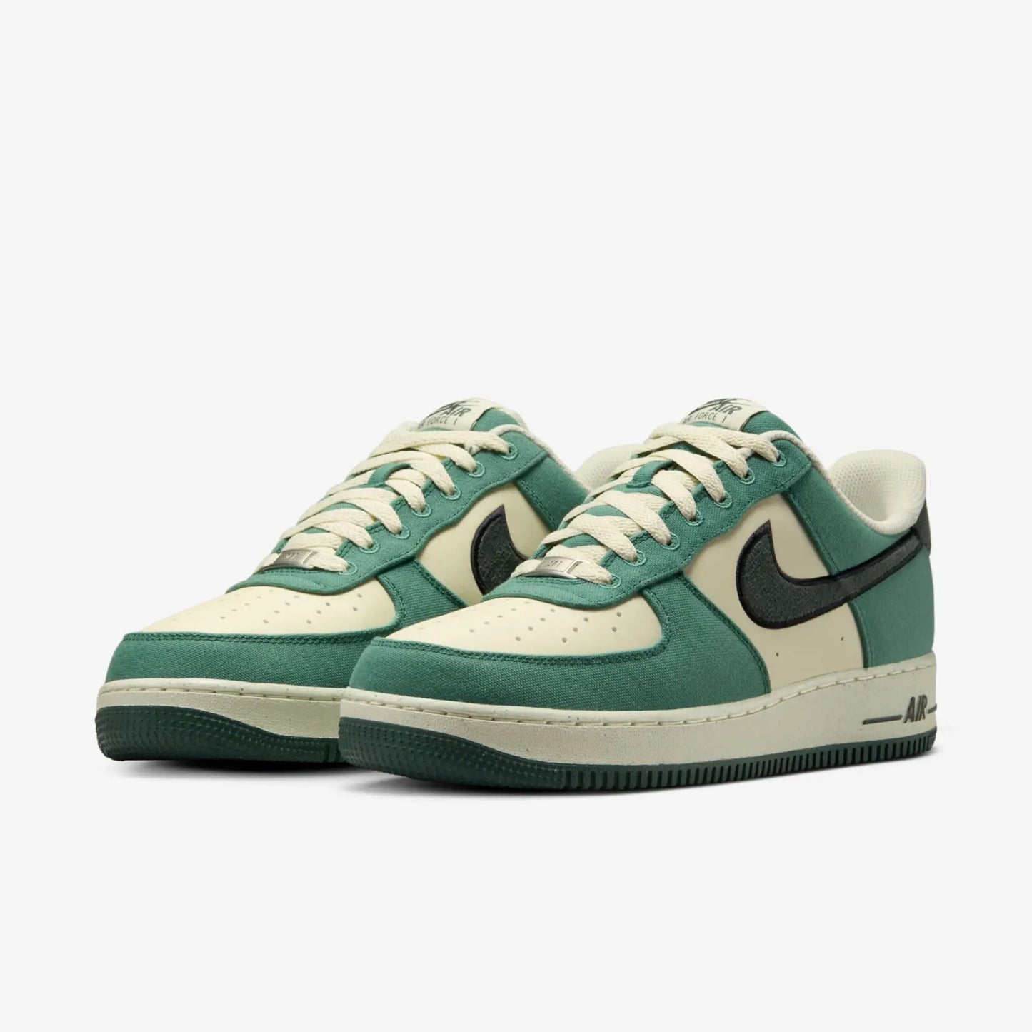 Tênis Nike Verde Masculino Air Force 1 Low Notebook Doodle Par Visto de Frente