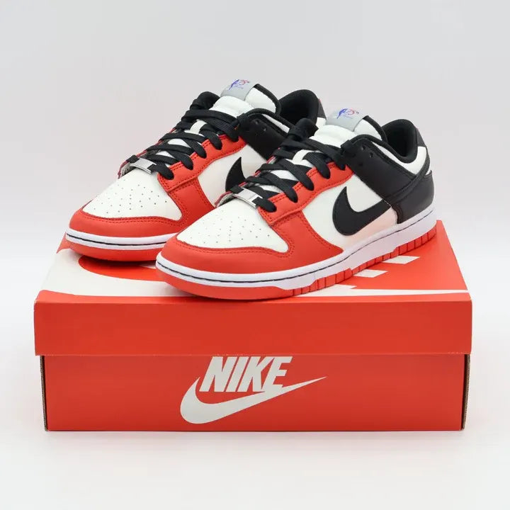 Tênis Vermelho Nike Dunk Low NBA Em Cima Da Caixa