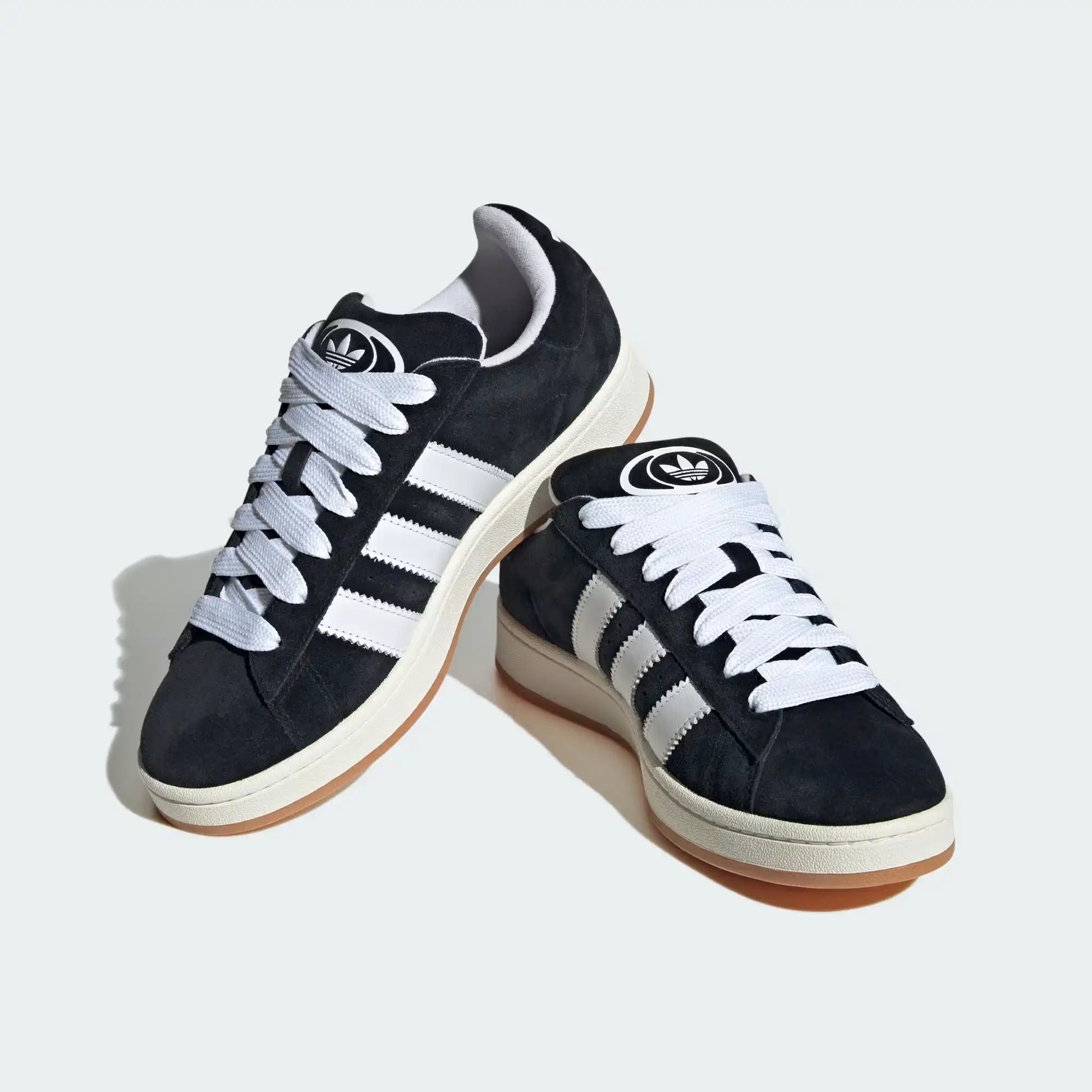 Tênis Preto Adidas Campus 00s Core Black Par Visto de Frente