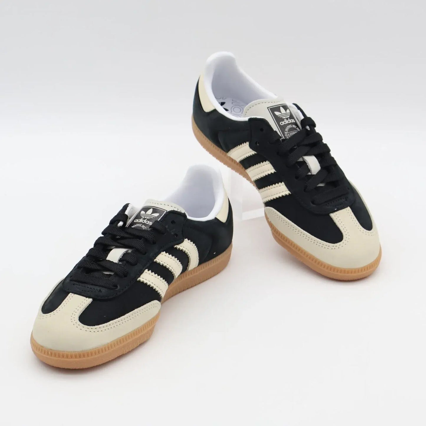 Tênis Preto com Bege Adidas Samba  Black Wonder Par Visto de Frente