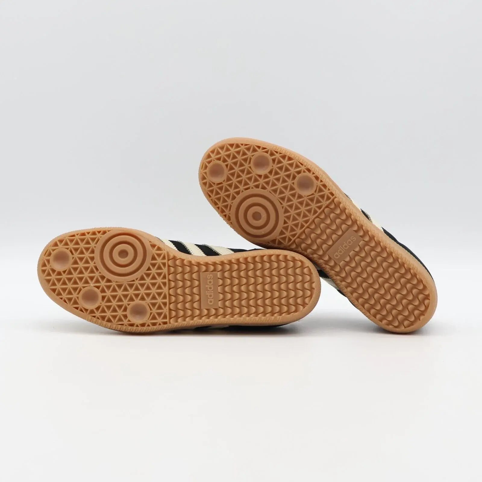 Tênis Preto com Bege Adidas Samba  Black Wonder Parte do Solado 