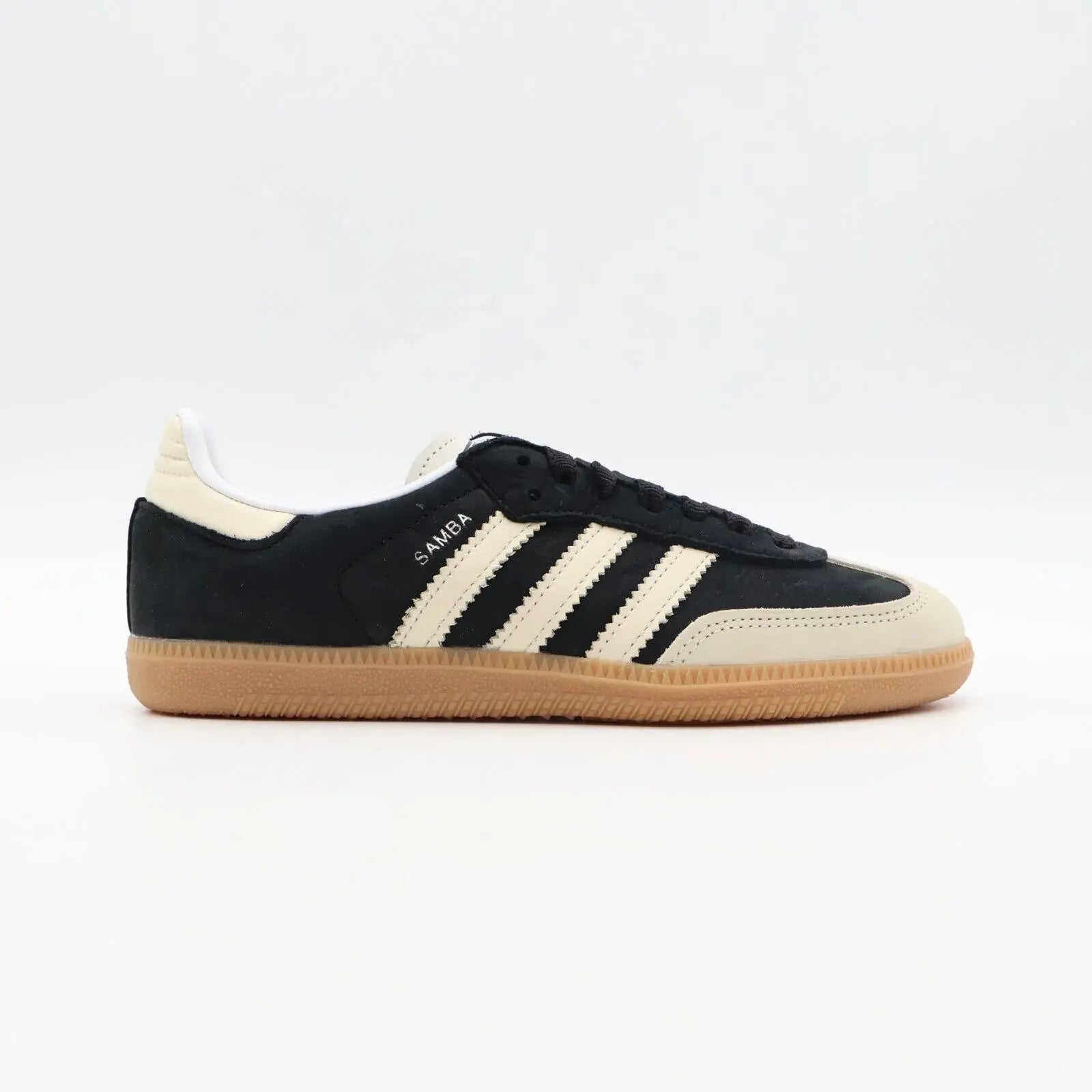 Tênis Preto com Bege Adidas Samba  Black Wonder Parte Lateral Direita
