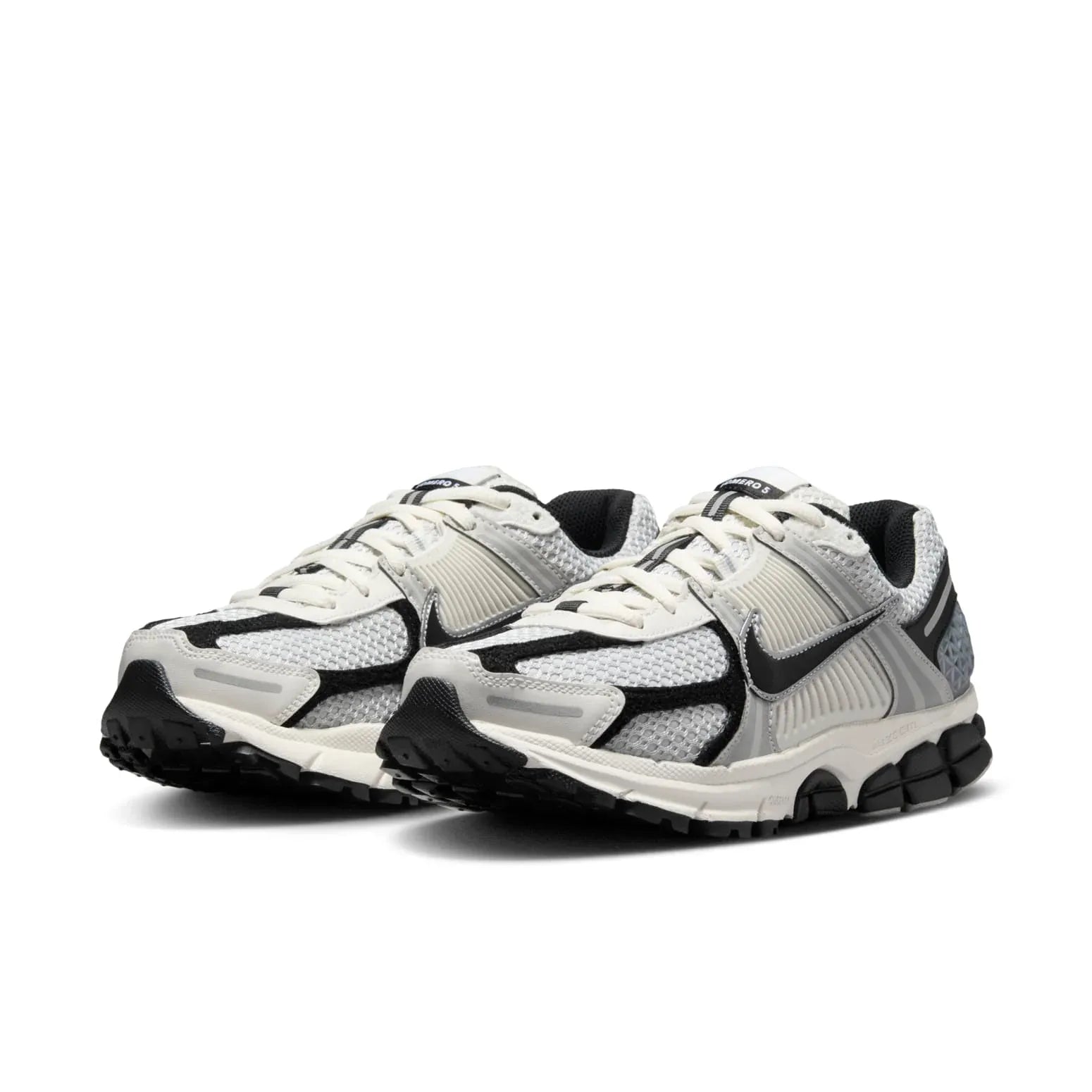 Tênis Branco com Preto Nike Zoom Vomero 5 Photon Dust Black Par Visto de Frente