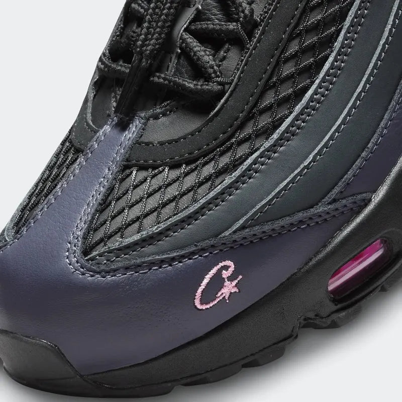 Tênis Azul com Rosa Nike Corteiz Air Max 95 Pink Beam Parte Frontal em Detalhes
