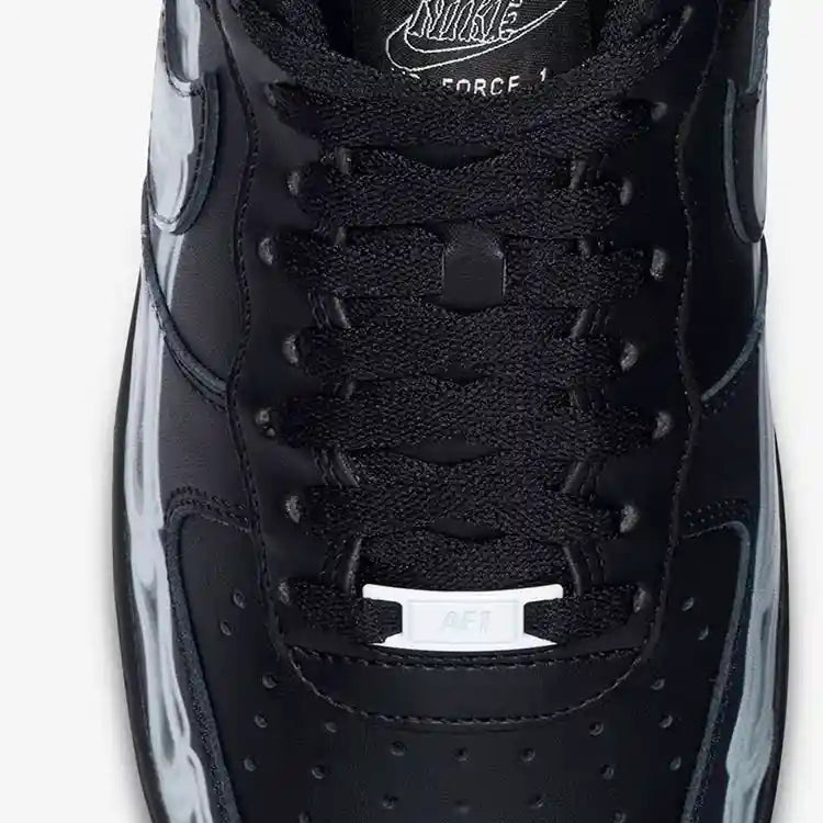 Tênis Preto Nike Air Force 1 Black Skeleton Parte do Cadarco Preto Detalhado