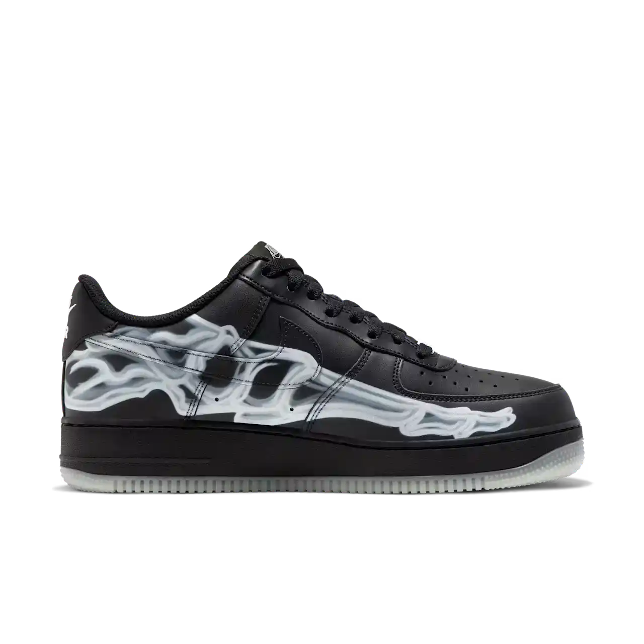 Tênis Preto Nike Air Force 1 Black Skeleton Parte Lateral Direita