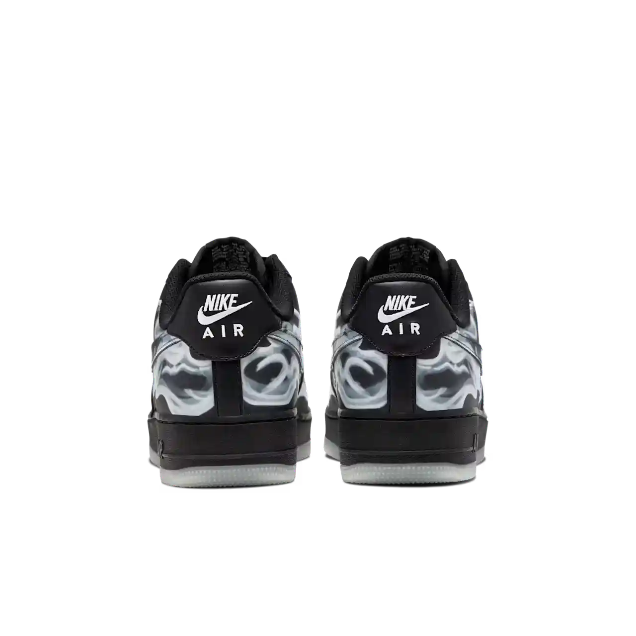 Tênis Preto Nike Air Force 1 Black Skeleton Parte Traseira em Detalhes