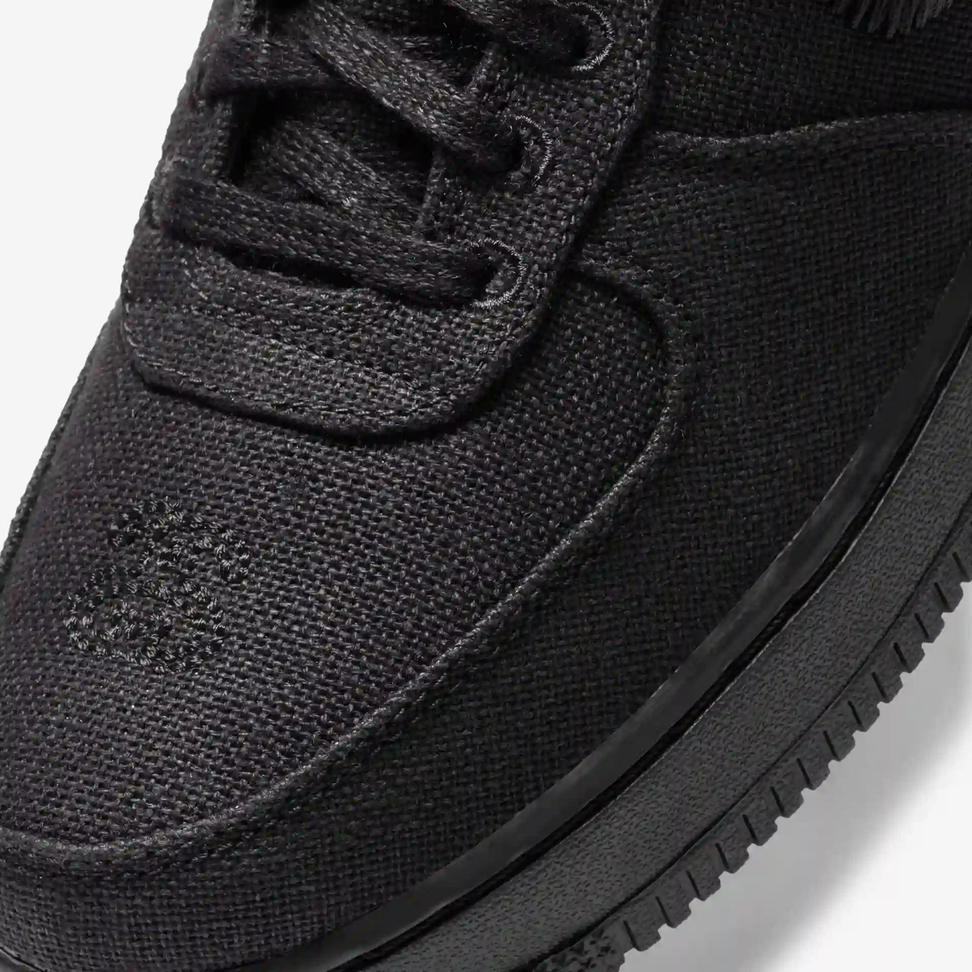 Tênis Preto Nike Masculino Air Force 1 Stussy Black Parte Frontal em Detalhes