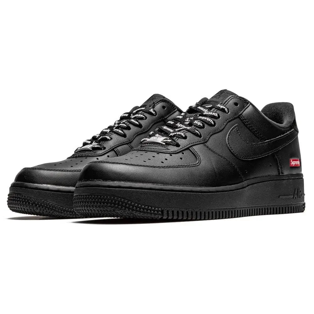 Nike Air Force 1 Low Supreme Black Visto de Frente