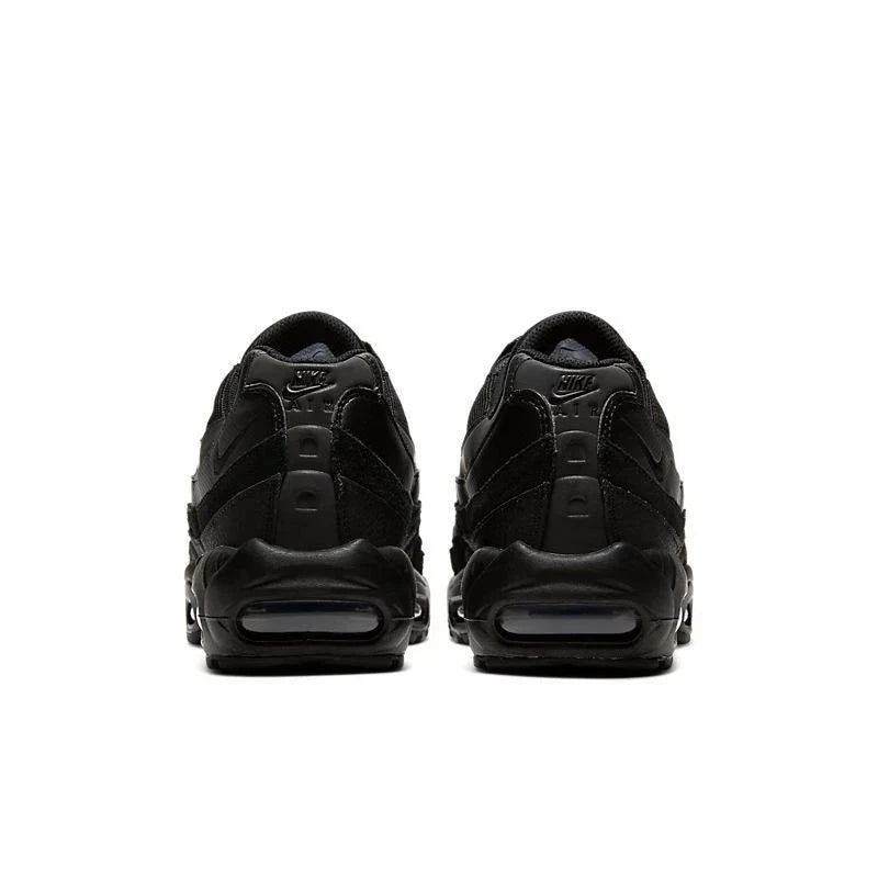 Tênis Preto Nike Air Max 95 Essential Triple Black Parte Traseira