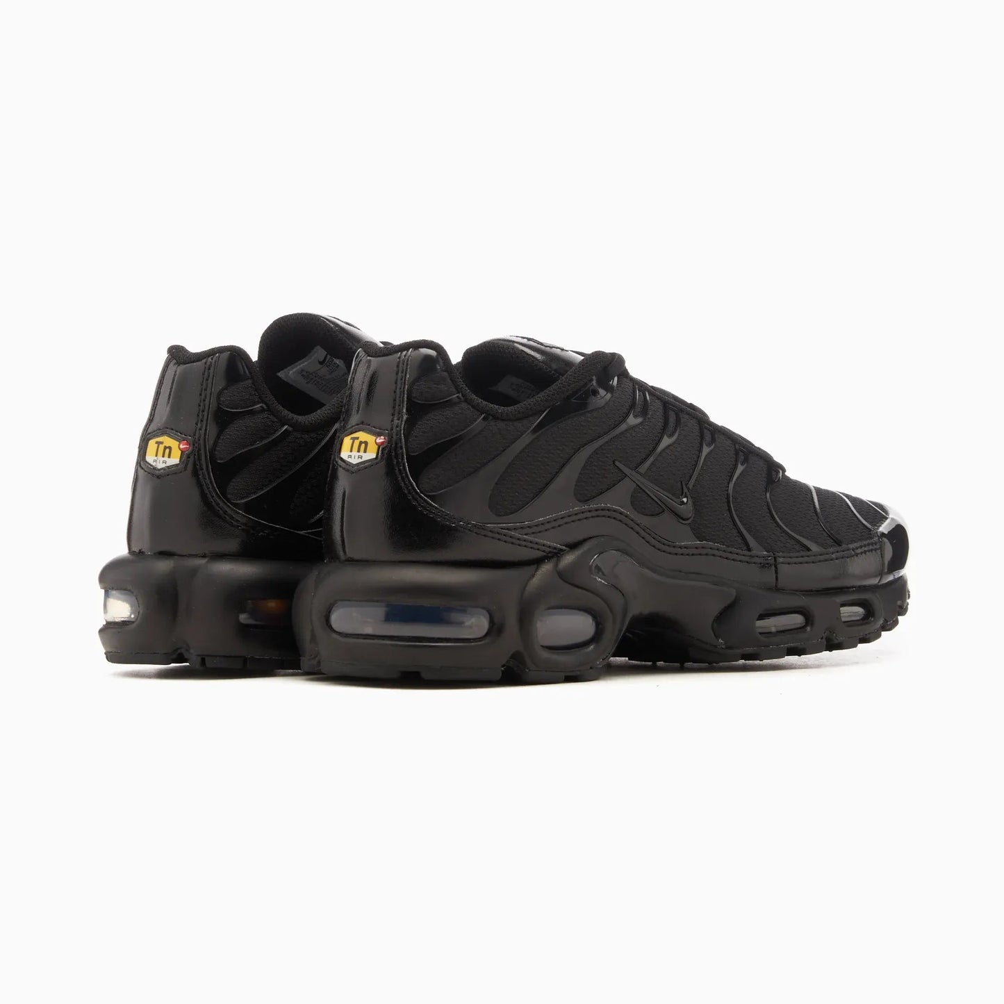 Tênis Preto Air Max TN Plus "Triple Black" Vista da Parte Traseira