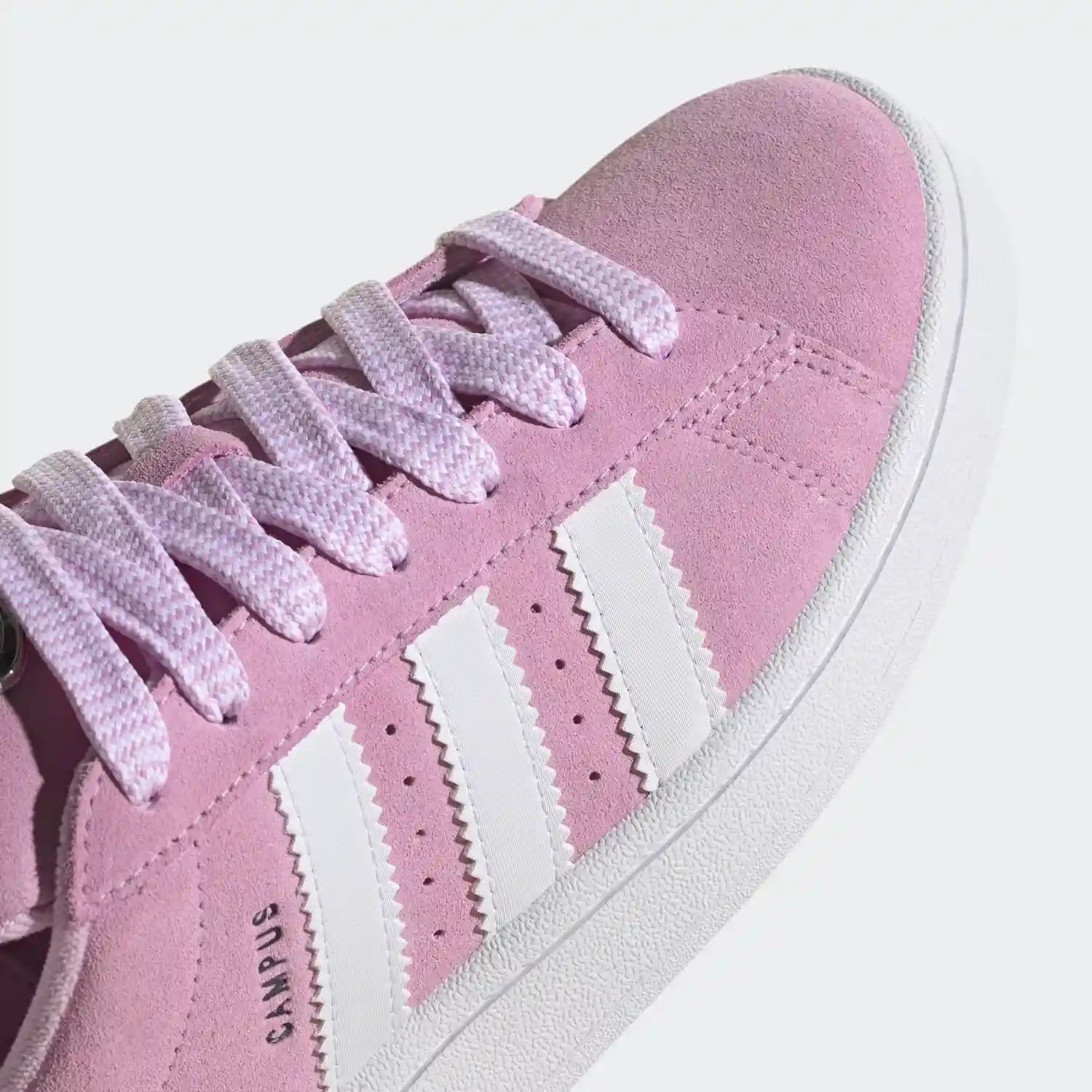 Tênis Rosa Adidas Campus 00s Bliss Lilac Parte Frontal em Detalhes