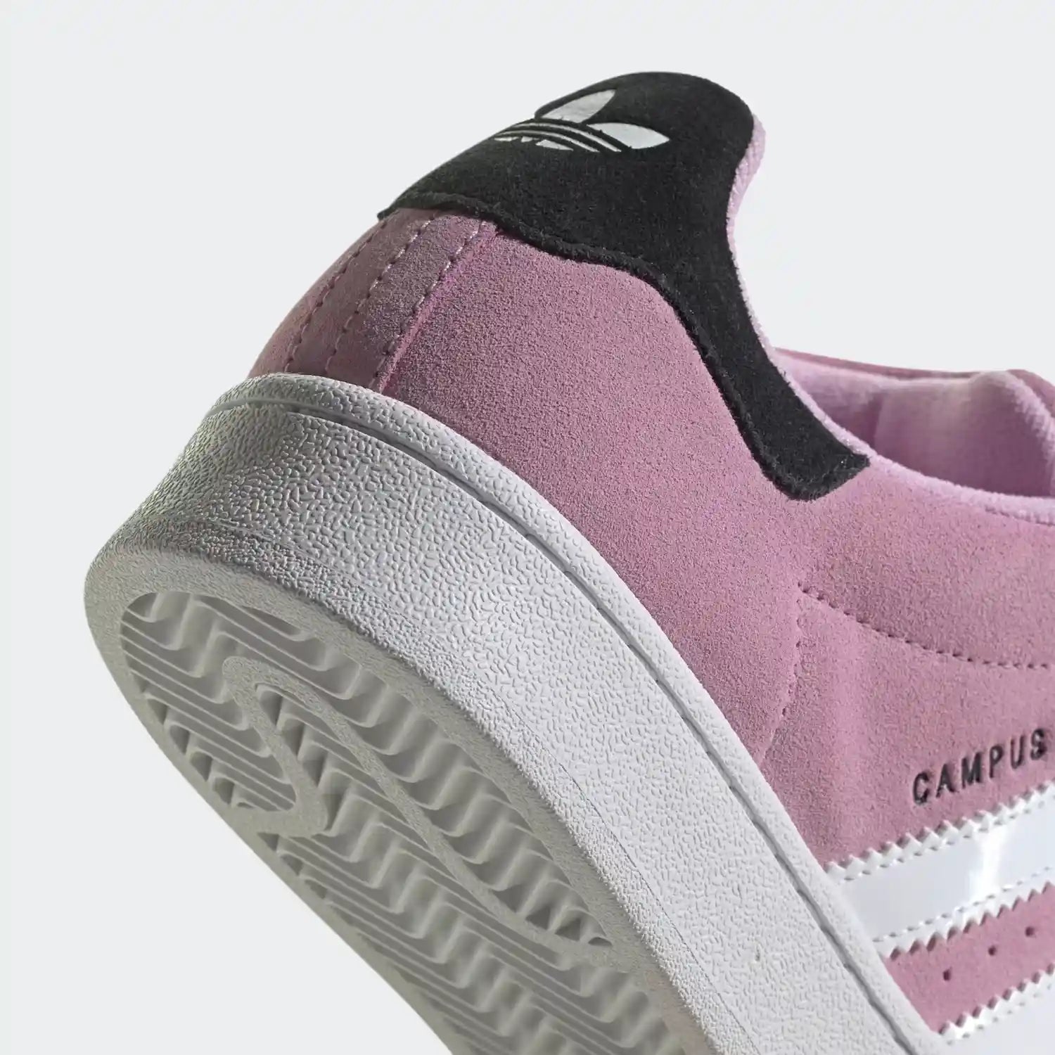 Tênis Rosa Adidas Campus 00s Bliss Lilac Parte Traseira em Detalhes