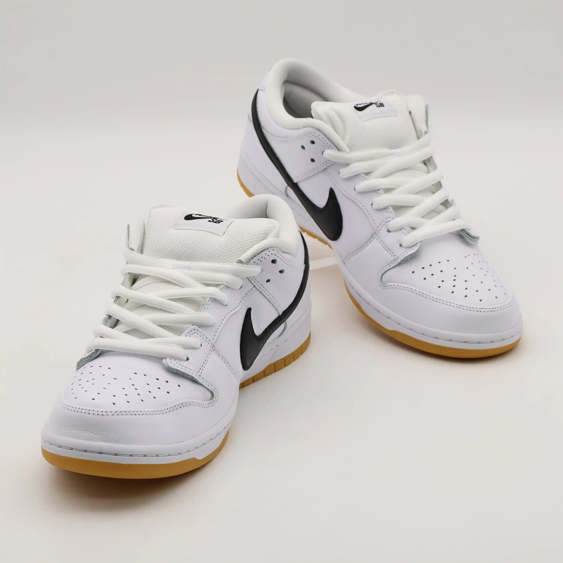Tenis para Skatista Nike Dunk Low SB White Gum Par