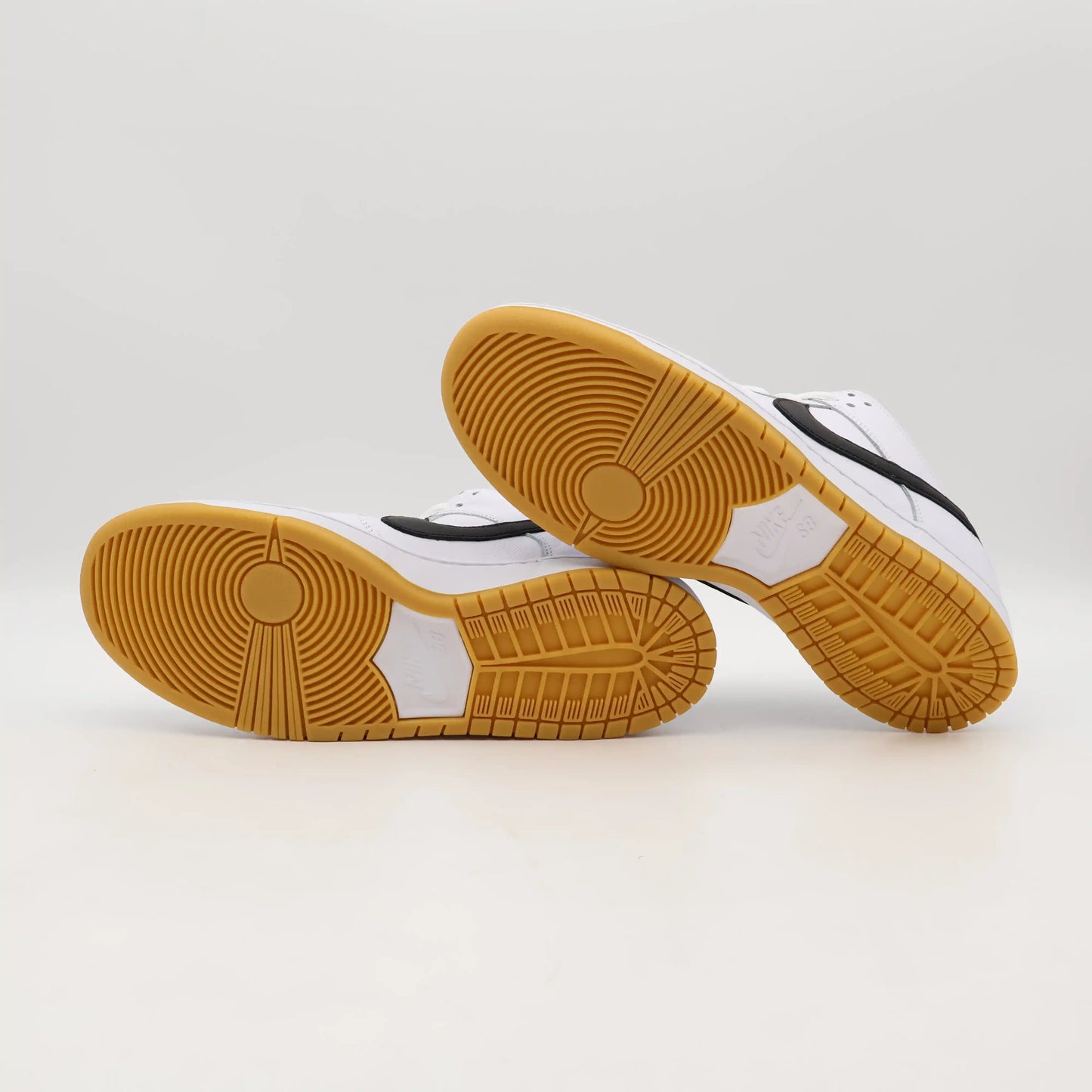 Tenis para Skatista Nike Dunk Low SB White Gum Solado