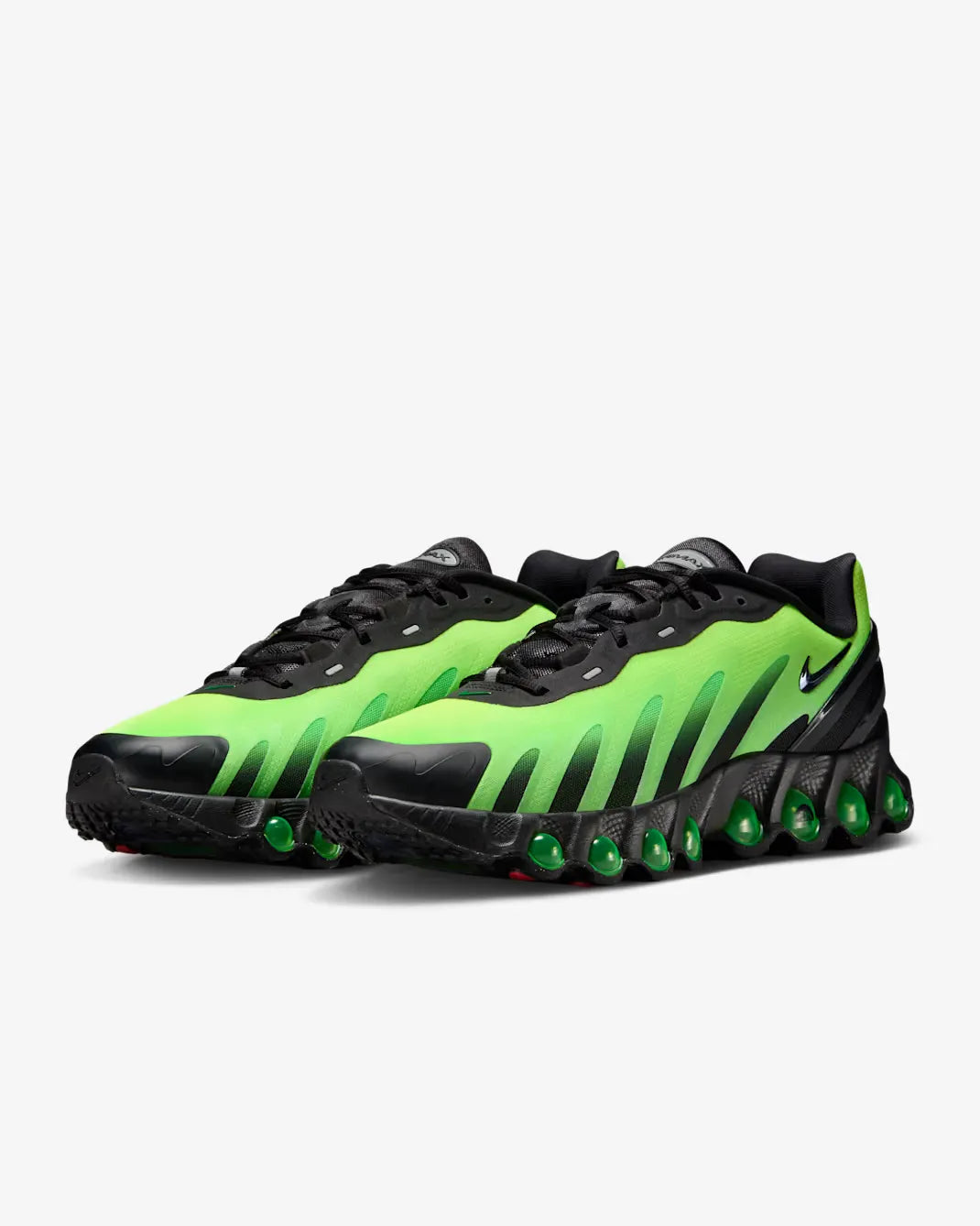 Tênis Verde Com Preto Nike Air Max Dn8 Black Green Strike Par Visto de Frente
