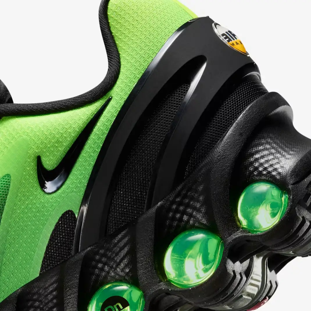 Tênis Verde Com Preto Nike Air Max Dn8 Black Green Strike Parte Traseira em Detalhes