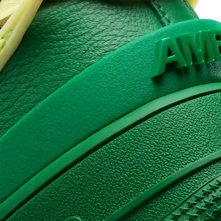 Tênis Verde Nike Air Force 1 Low SP x Ambush Pine Green Parte do Couro Traseiro