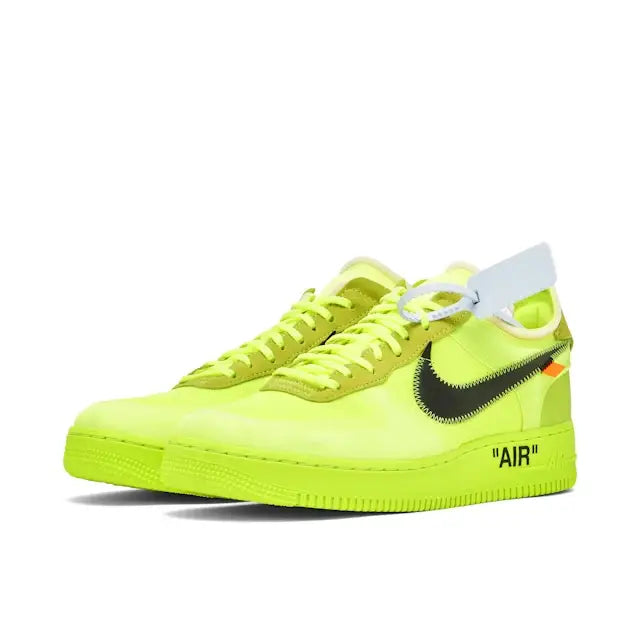 Tênis Verde Nike Air Force 1 Low Off-White Volt Par de Frente com Lacre Azul Off White