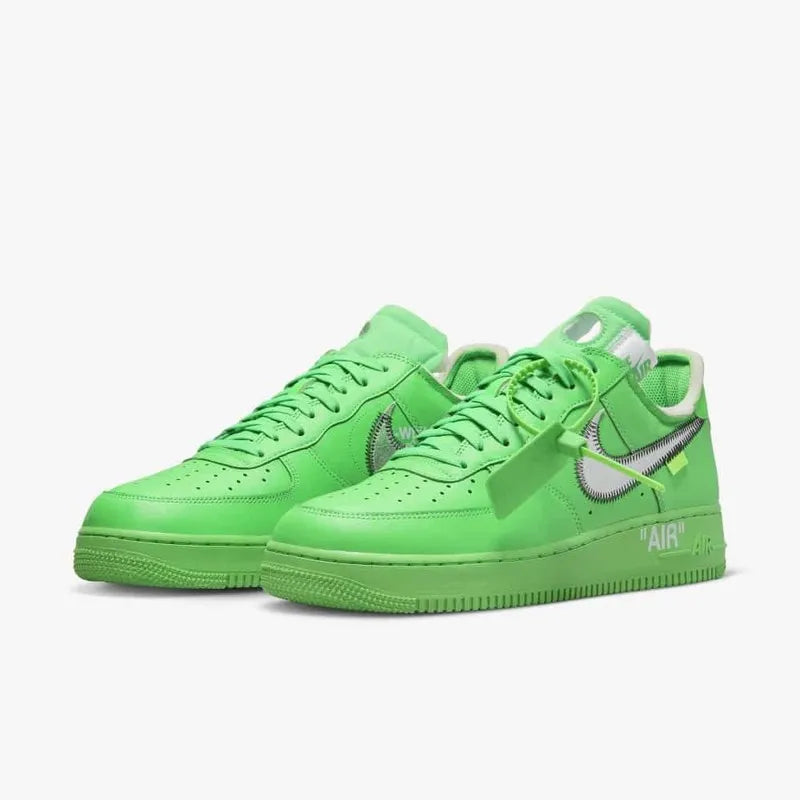 Tênis Verde Nike Air force 1 Low Off White Light Green Spark Par de Frente