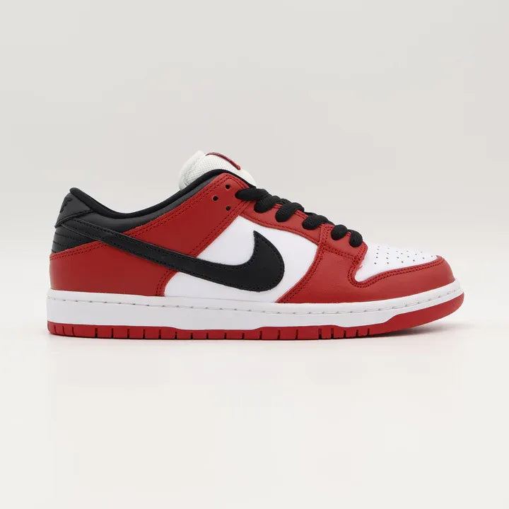 Tênis Vermelho Nike Dunk Low Chicago J-Pack Vista Lateral Externa