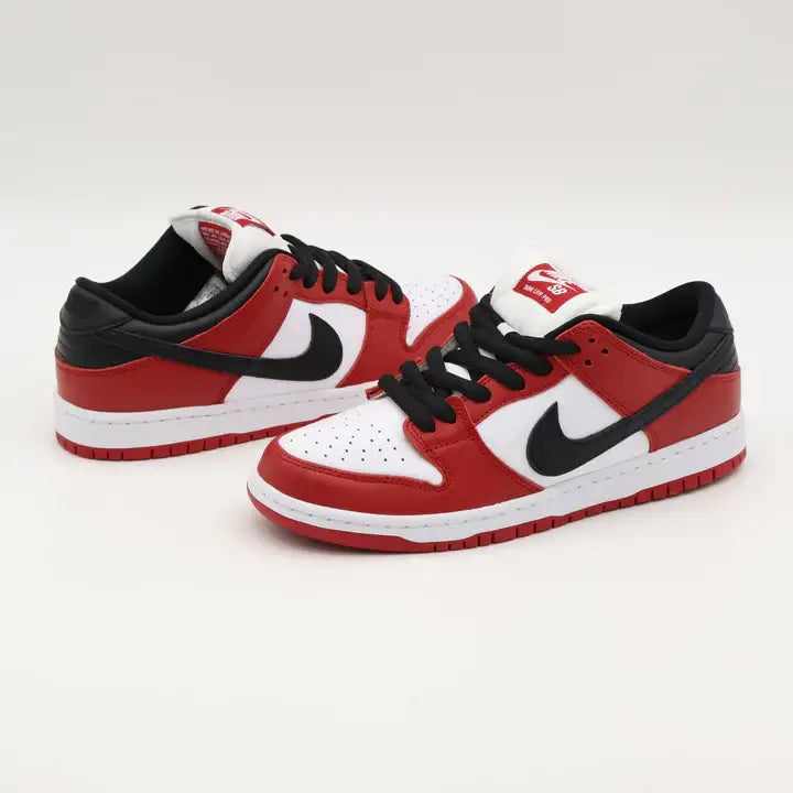 Tênis Vermelho Nike Dunk Low Chicago J-Pack Par Lateral
