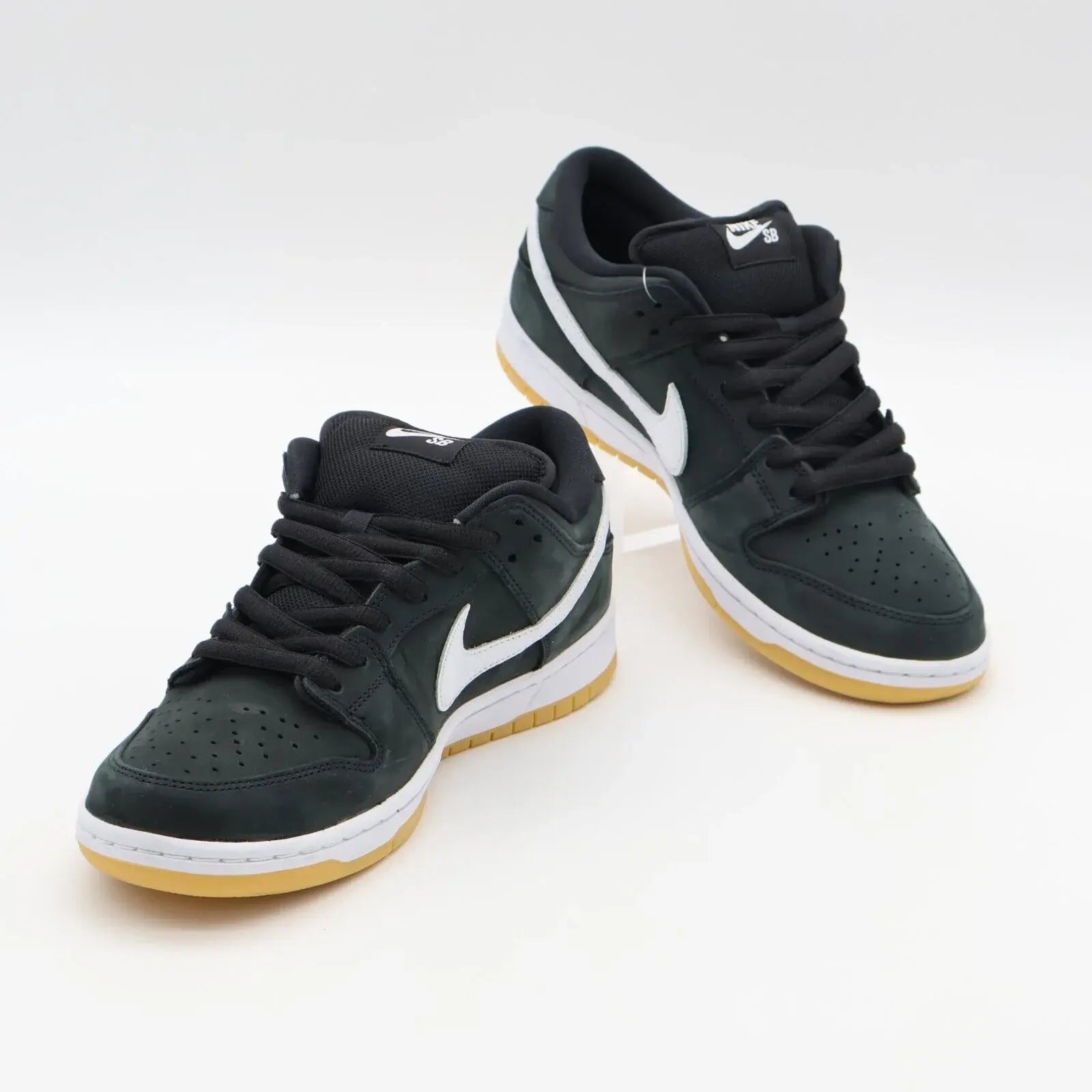 Tenis Preto Nike Dunk Black Gum Visto de Frente