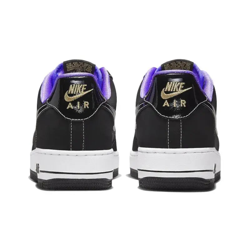 Tênis Preto com Roxo Nike Air Force 1 Low LV8 World Champ Black Purple Parte Traseira